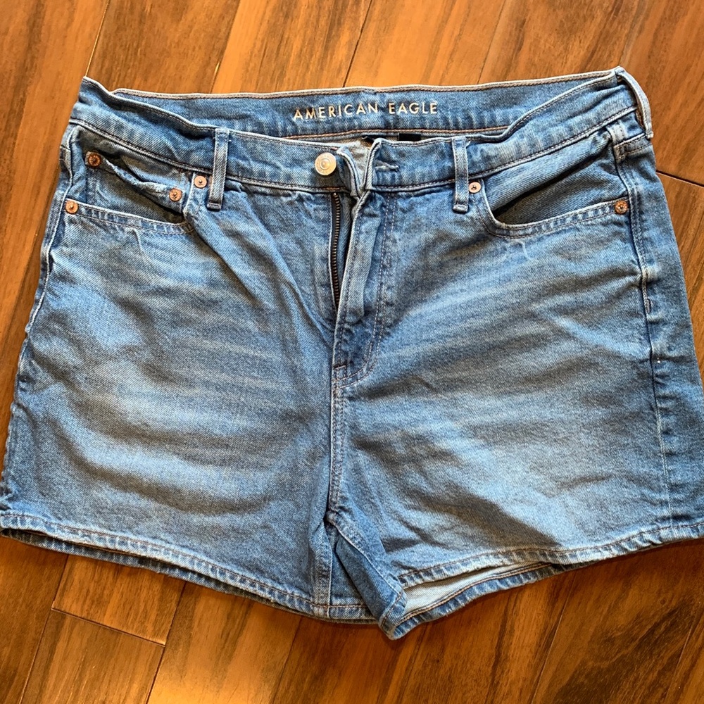American Eagle Outfitters Relaxed Jean Shorts